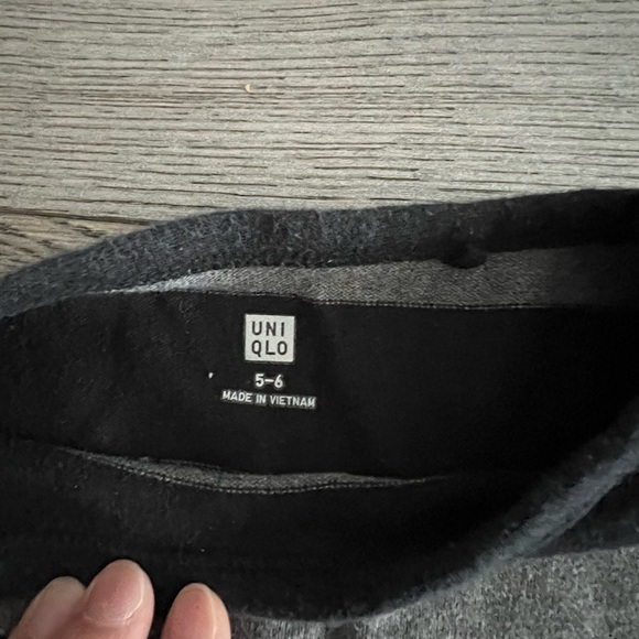 5 Sweaters/hoodies (H&M, Uniqlo, Old Navy) Kids Boys Size 4-6 - Picture 6 of 12